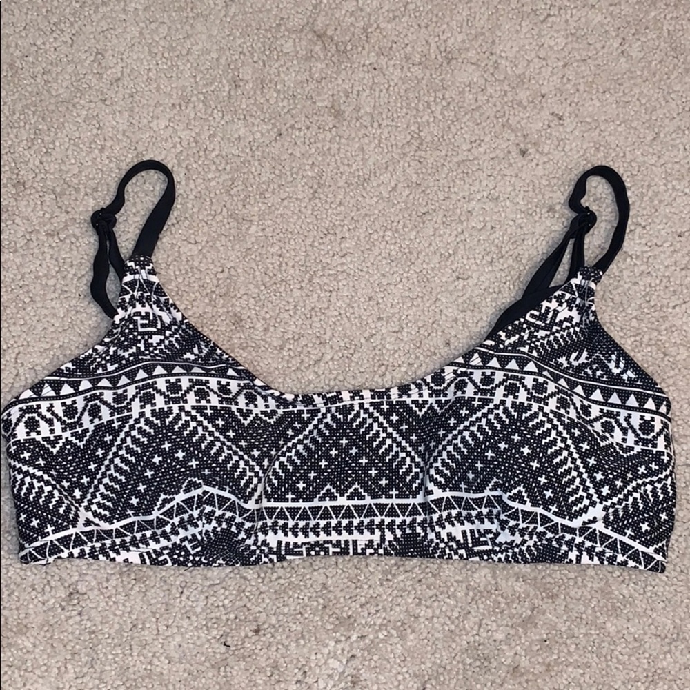 Scoop bikini top